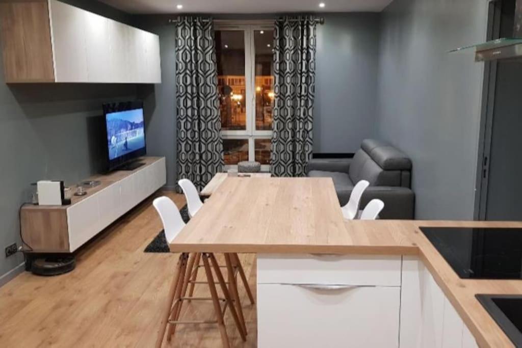 Cosy 3 Pieces En Face De La Gare Apartment Rambouillet Luaran gambar